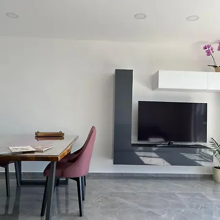 Lelas-apartment Mediterraneo *