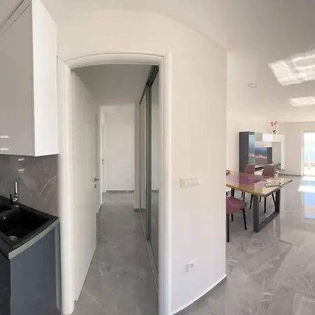 Apartment Lelas *