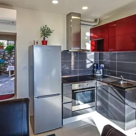 Apartment Lelas Omiš